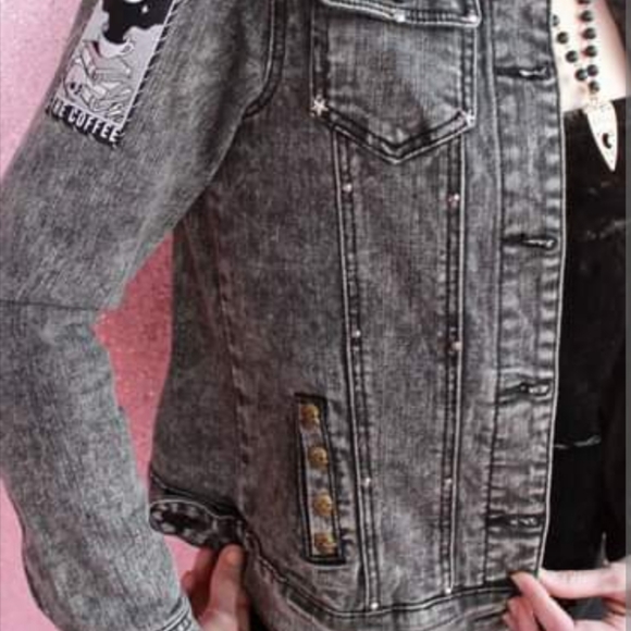 SOLD! DEATH BY COFFEE! Caffine lovers custom vintage acid washed denim jacket!!! - Picture 9 of 11